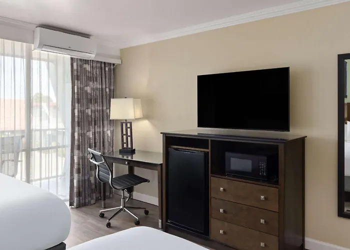 Travelodge By Wyndham Monterey Bay
